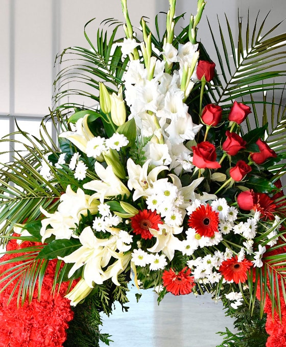 Corona de flores para funeral al tanatorio